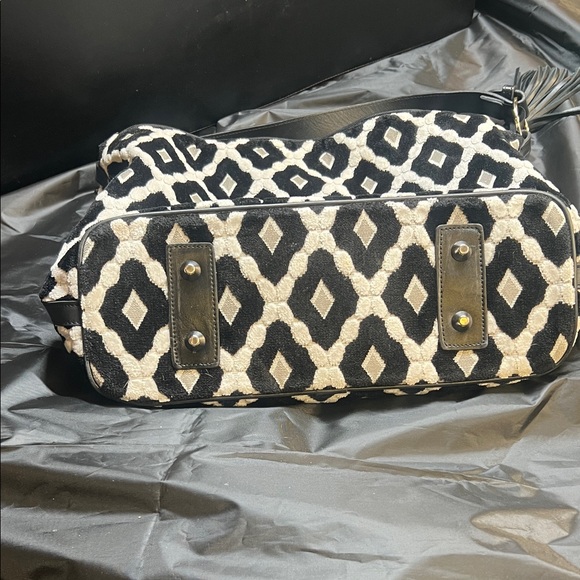 One BAD A** Black and White Patterned Carpet Bag!!! EUC - Picture 5 of 7